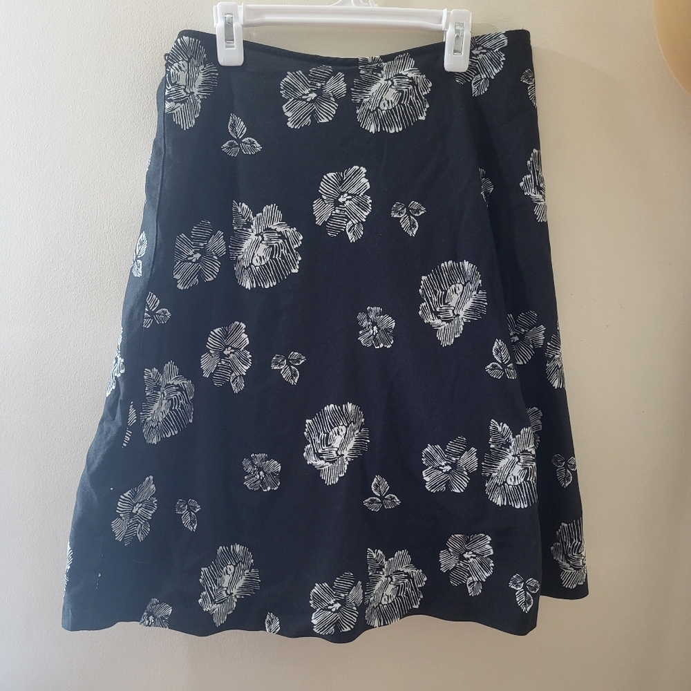 5/10$ Worthington Skirt Size 8